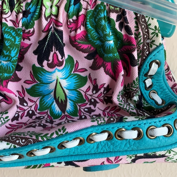 Isabella Fiore Swiss Miss Wood Handle Frame bag - Picture 16 of 16